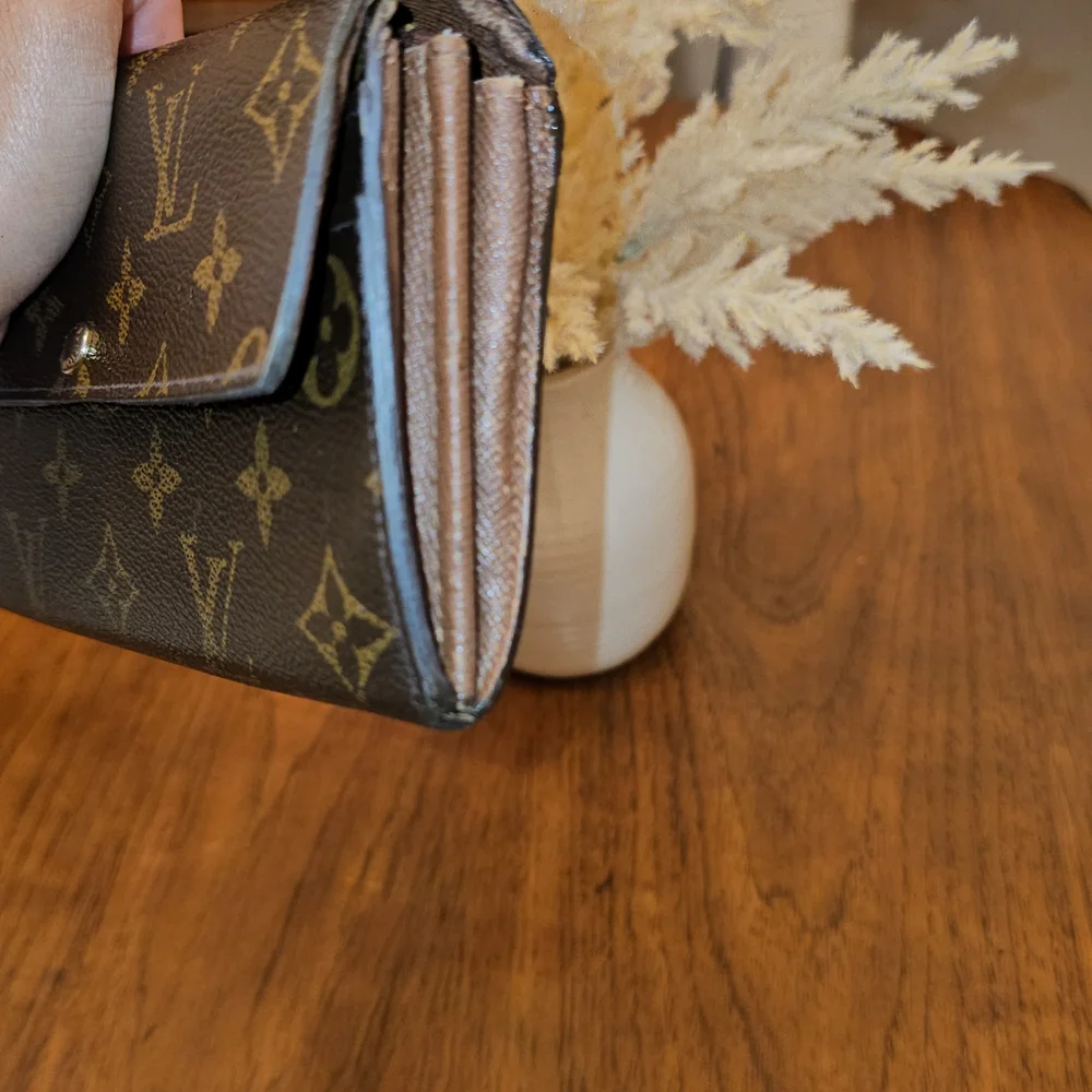 LOUIS VUITTON Luxury Brown Designer Chain Wallet - Picture 5 of 16